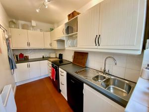 KITCHEN- click for photo gallery